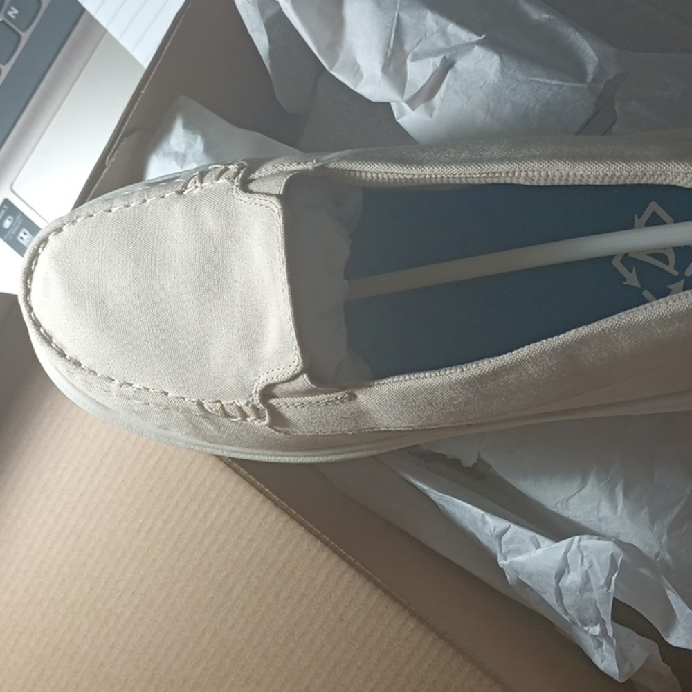 SPERRY WOMENS FABRIC DECK SHOES NWT AND BOX